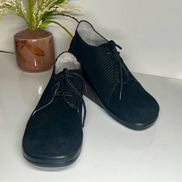 ALEGRIA Black‎ lace up lined shoe size 40EU/9.5-10US. - Picture 1 of 12